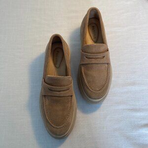 Patina Shoes. Zoe Chunky Penny Loafer. Size 8.